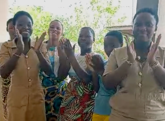 Dans une vidéo, des lycéennes internes remercient l('association.